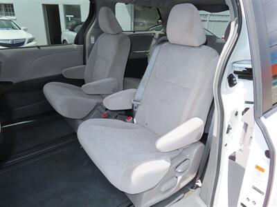 2015 Toyota Sienna LE 8-Passenger   - Photo 30 - Santa Cruz, CA 95062