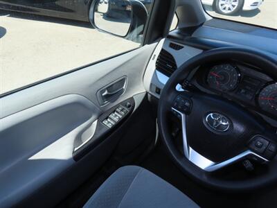2015 Toyota Sienna LE 8-Passenger   - Photo 9 - Santa Cruz, CA 95062