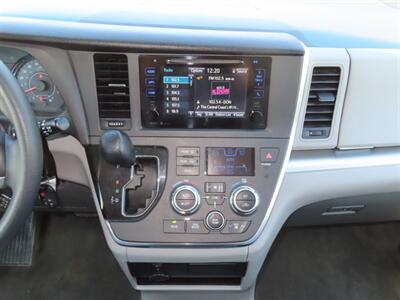 2015 Toyota Sienna LE 8-Passenger   - Photo 11 - Santa Cruz, CA 95062