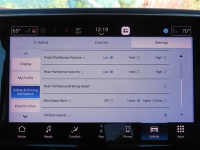 2021 Chrysler Pacifica Touring L  Plug In Hybrid - Photo 14 - Santa Cruz, CA 95062