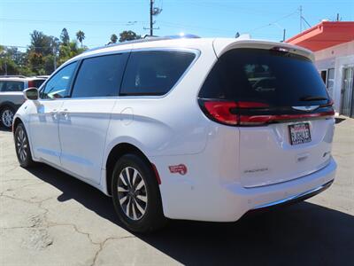 2021 Chrysler Pacifica Touring L  Plug In Hybrid - Photo 3 - Santa Cruz, CA 95062