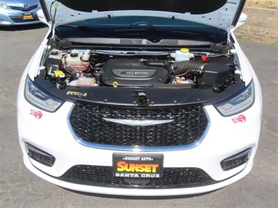 2021 Chrysler Pacifica Touring L  Plug In Hybrid - Photo 62 - Santa Cruz, CA 95062