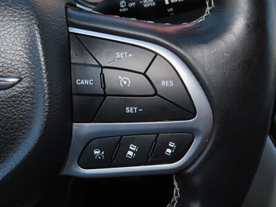 2021 Chrysler Pacifica Touring L  Plug In Hybrid - Photo 9 - Santa Cruz, CA 95062