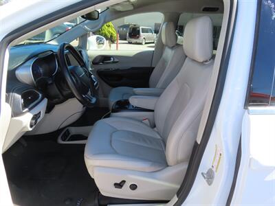 2021 Chrysler Pacifica Touring L  Plug In Hybrid - Photo 6 - Santa Cruz, CA 95062