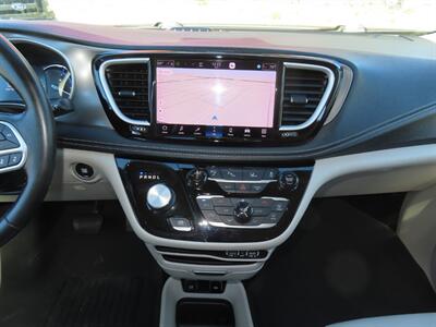 2021 Chrysler Pacifica Touring L  Plug In Hybrid - Photo 17 - Santa Cruz, CA 95062