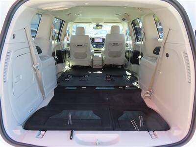 2021 Chrysler Pacifica Touring L  Plug In Hybrid - Photo 52 - Santa Cruz, CA 95062