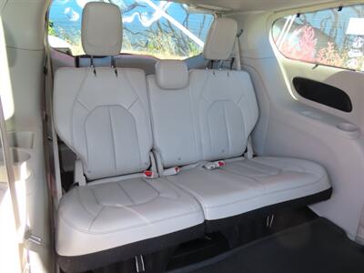 2021 Chrysler Pacifica Touring L  Plug In Hybrid - Photo 47 - Santa Cruz, CA 95062
