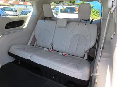 2021 Chrysler Pacifica Touring L  Plug In Hybrid - Photo 49 - Santa Cruz, CA 95062