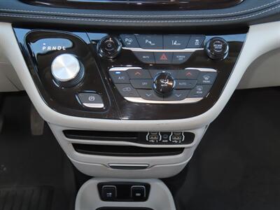 2021 Chrysler Pacifica Touring L  Plug In Hybrid - Photo 30 - Santa Cruz, CA 95062