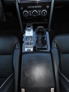 2017 Land Rover Discovery First Edition   - Photo 18 - Santa Cruz, CA 95062