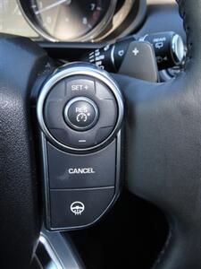 2017 Land Rover Discovery First Edition   - Photo 10 - Santa Cruz, CA 95062