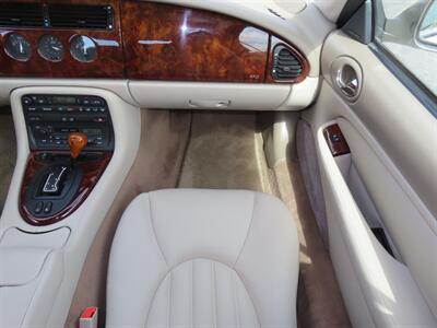 1997 Jaguar XK8   - Photo 24 - Santa Cruz, CA 95062
