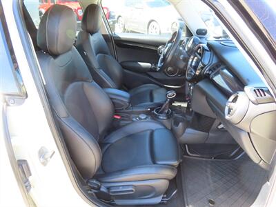 2015 MINI Hardtop 4 Door Cooper S   - Photo 23 - Santa Cruz, CA 95062