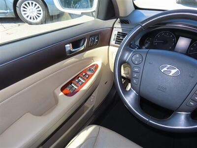 2012 Hyundai Genesis 3.8L V6   - Photo 11 - Santa Cruz, CA 95062