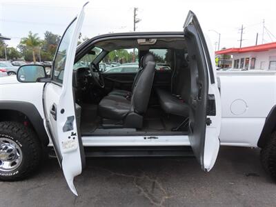 2004 Chevrolet Silverado 2500   - Photo 27 - Santa Cruz, CA 95062
