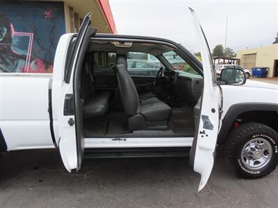 2004 Chevrolet Silverado 2500   - Photo 28 - Santa Cruz, CA 95062