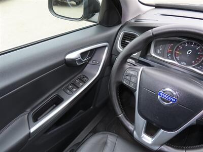2016 Volvo V60 T5 Drive-E Premier   - Photo 12 - Santa Cruz, CA 95062