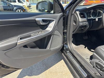 2016 Volvo V60 T5 Drive-E Premier   - Photo 11 - Santa Cruz, CA 95062