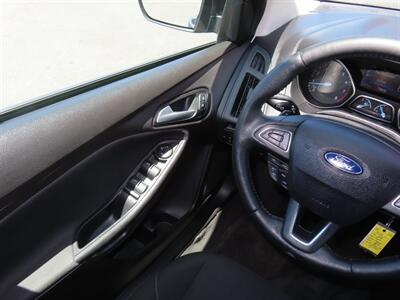 2016 Ford Focus SE - Photo 11 - Santa Cruz, CA 95062