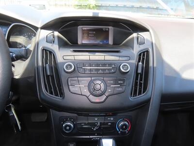 2016 Ford Focus SE - Photo 13 - Santa Cruz, CA 95062