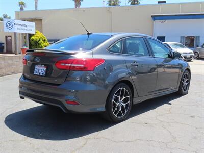 2016 Ford Focus SE - Photo 4 - Santa Cruz, CA 95062