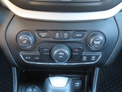 2016 Jeep Cherokee Trailhawk 4WD - Photo 25 - Santa Cruz, CA 95062