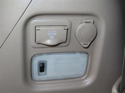 2004 Toyota Sienna XLE Limited 7 Passenger AWD - Photo 35 - Santa Cruz, CA 95062