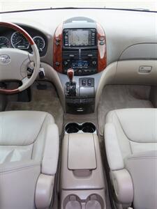 2004 Toyota Sienna XLE Limited 7 Passenger AWD - Photo 14 - Santa Cruz, CA 95062