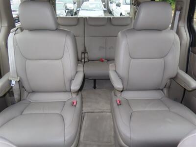 2004 Toyota Sienna XLE Limited 7 Passenger AWD - Photo 26 - Santa Cruz, CA 95062
