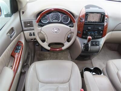 2004 Toyota Sienna XLE Limited 7 Passenger AWD - Photo 7 - Santa Cruz, CA 95062