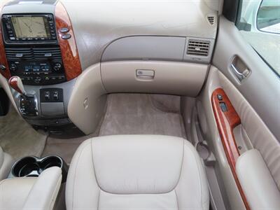 2004 Toyota Sienna XLE Limited 7 Passenger AWD - Photo 16 - Santa Cruz, CA 95062