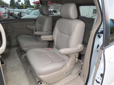 2004 Toyota Sienna XLE Limited 7 Passenger AWD - Photo 24 - Santa Cruz, CA 95062