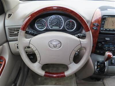 2004 Toyota Sienna XLE Limited 7 Passenger AWD - Photo 8 - Santa Cruz, CA 95062