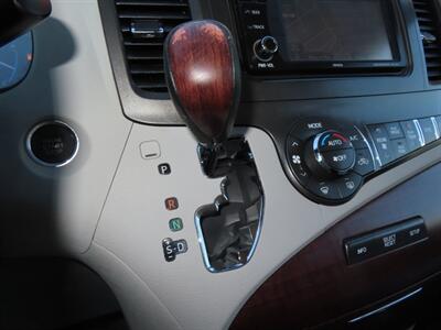 2014 Toyota Sienna XLE 8-Passenger   - Photo 25 - Santa Cruz, CA 95062