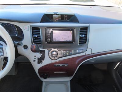 2014 Toyota Sienna XLE 8-Passenger   - Photo 14 - Santa Cruz, CA 95062