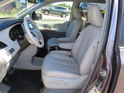 2014 Toyota Sienna XLE 8-Passenger   - Photo 6 - Santa Cruz, CA 95062