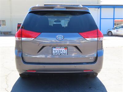2014 Toyota Sienna XLE 8-Passenger   - Photo 51 - Santa Cruz, CA 95062