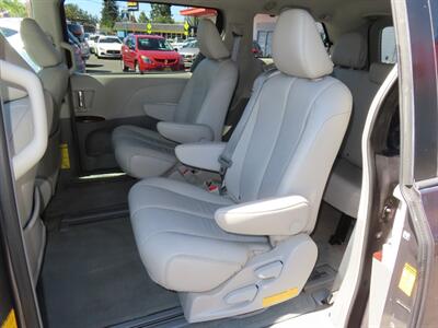 2014 Toyota Sienna XLE 8-Passenger   - Photo 35 - Santa Cruz, CA 95062