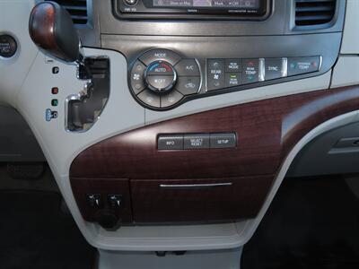 2014 Toyota Sienna XLE 8-Passenger   - Photo 26 - Santa Cruz, CA 95062