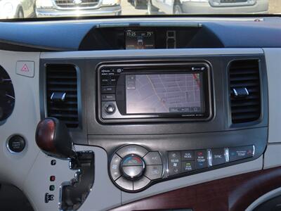 2014 Toyota Sienna XLE 8-Passenger   - Photo 24 - Santa Cruz, CA 95062
