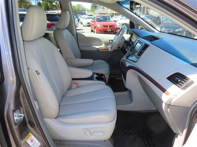 2014 Toyota Sienna XLE 8-Passenger   - Photo 20 - Santa Cruz, CA 95062