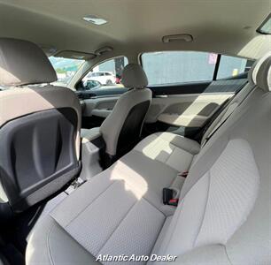 2020 Hyundai ELANTRA SEL   - Photo 8 - Miami, FL 33178