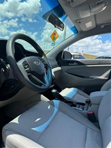 2018 Hyundai TUCSON SE   - Photo 15 - Miami, FL 33178