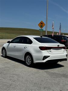 2021 Kia Forte FE   - Photo 8 - Miami, FL 33178