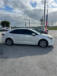 2020 Toyota Corolla LE   - Photo 3 - Miami, FL 33178