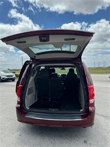 2019 Dodge Grand Caravan SXT   - Photo 6 - Miami, FL 33178