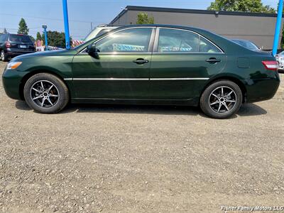 2010 Toyota Camry LE   - Photo 2 - Clackamas, OR 97015