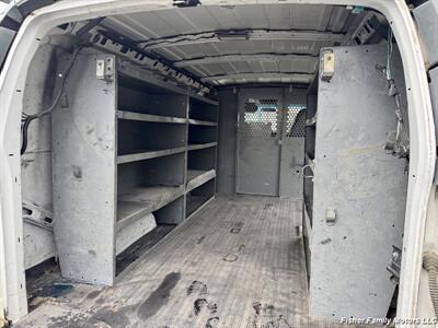 2002 Chevrolet Express 3500   - Photo 13 - Clackamas, OR 97015