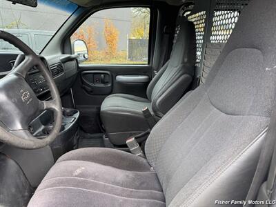 2002 Chevrolet Express 3500   - Photo 9 - Clackamas, OR 97015
