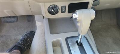 2013 Nissan Frontier SV V6   - Photo 9 - Clackamas, OR 97015